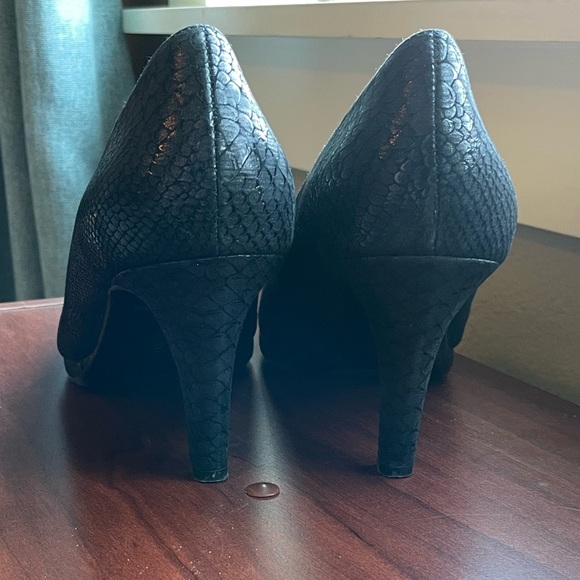 Black snake Naturalizer heels 9W - Picture 11 of 12